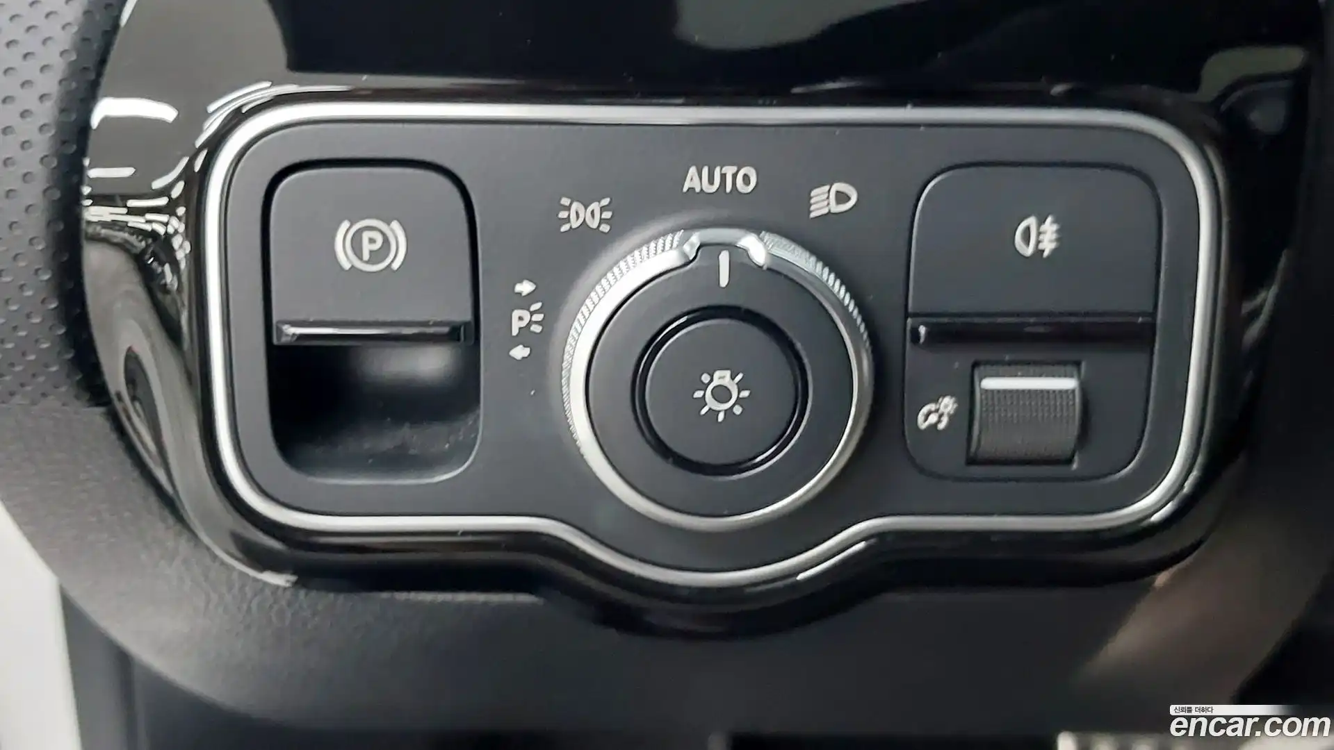 CLA-Class Mercedes-Benz 2023.5-OPTION-023