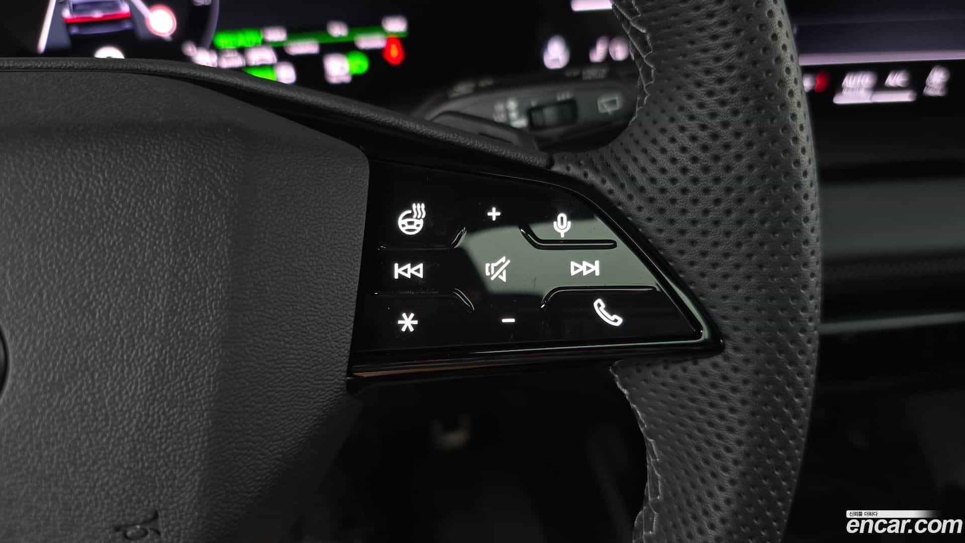 Q6 e-tron Audi 2025.8-OPTION-020