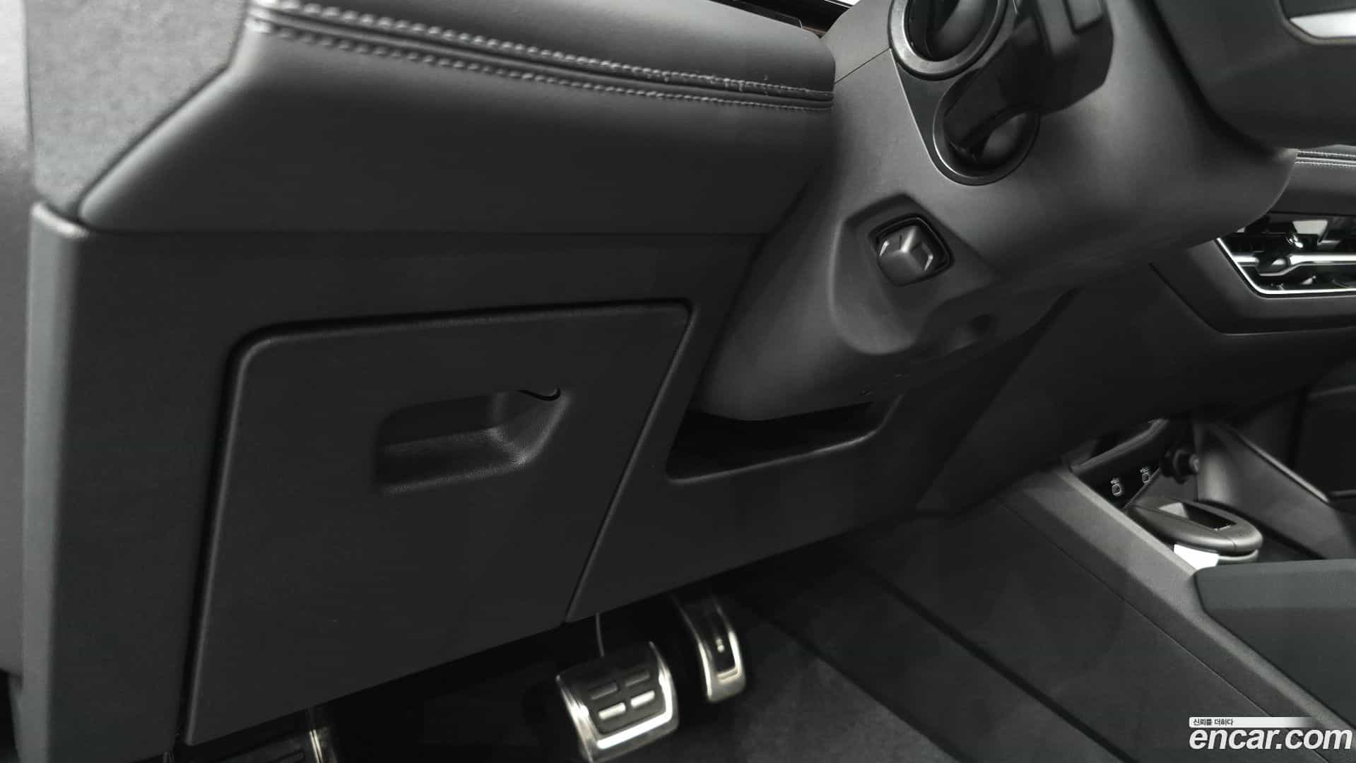 Q6 e-tron Audi 2025.8-OPTION-023