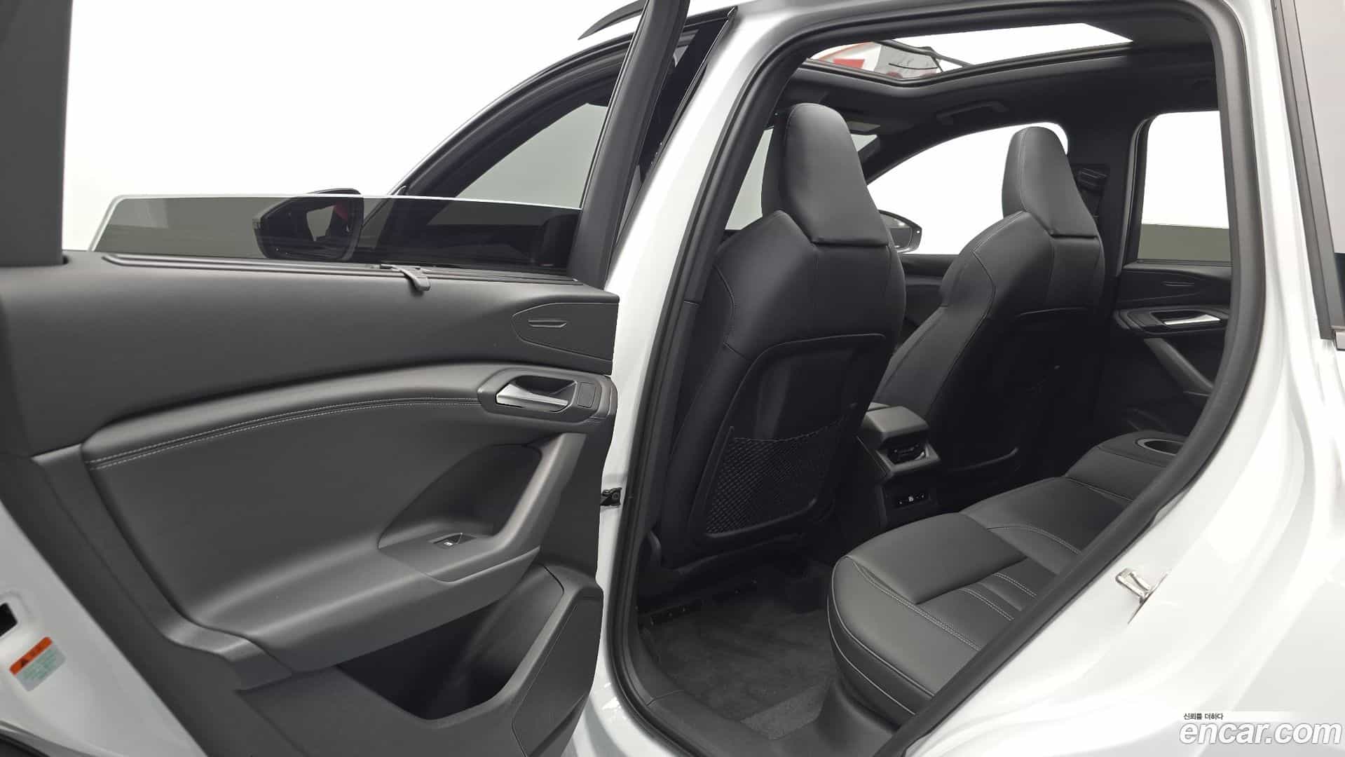 Q6 e-tron Audi 2025.8-INNER-036