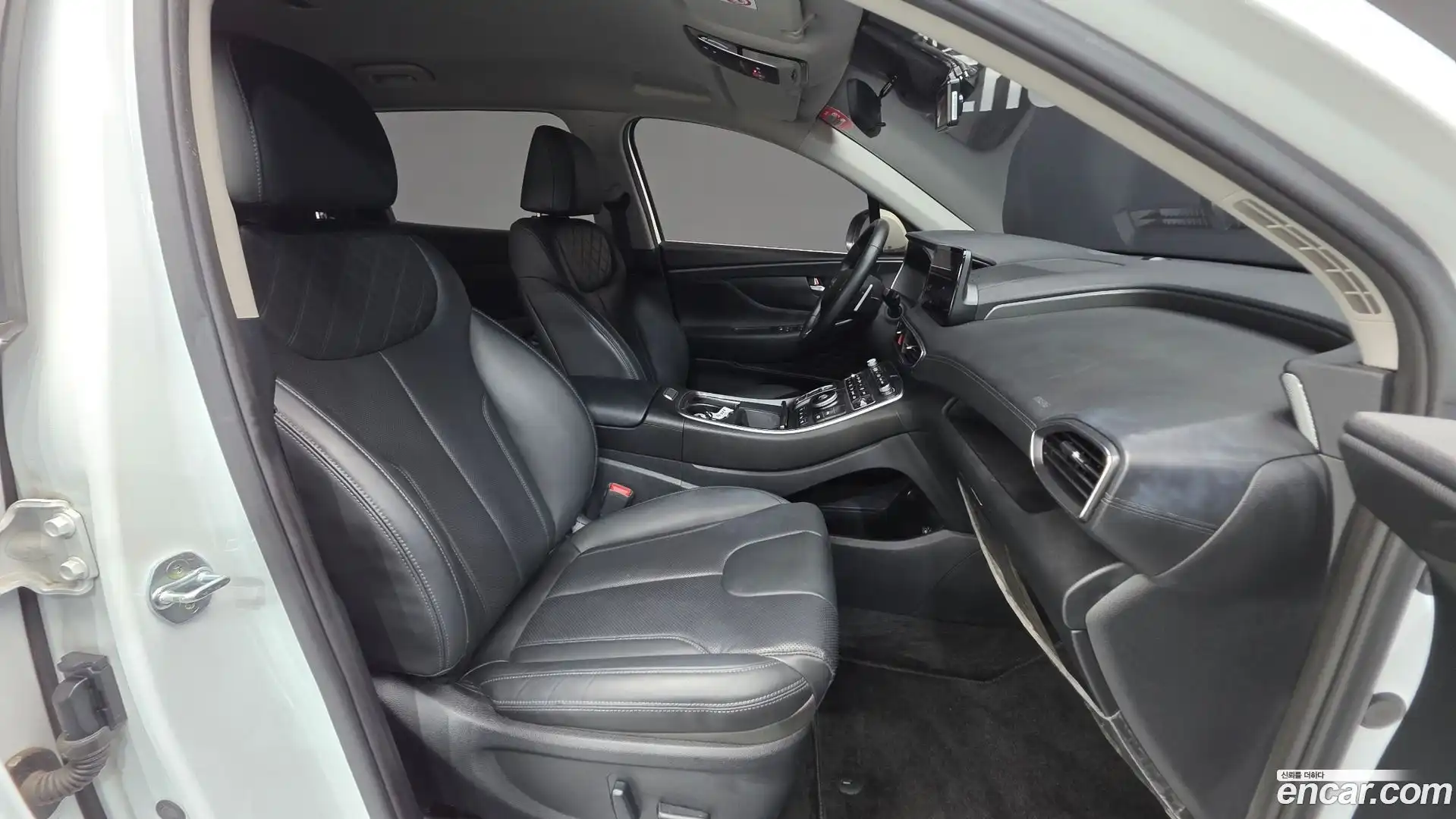 Santafe Hyundai 2022.2-INNER-010