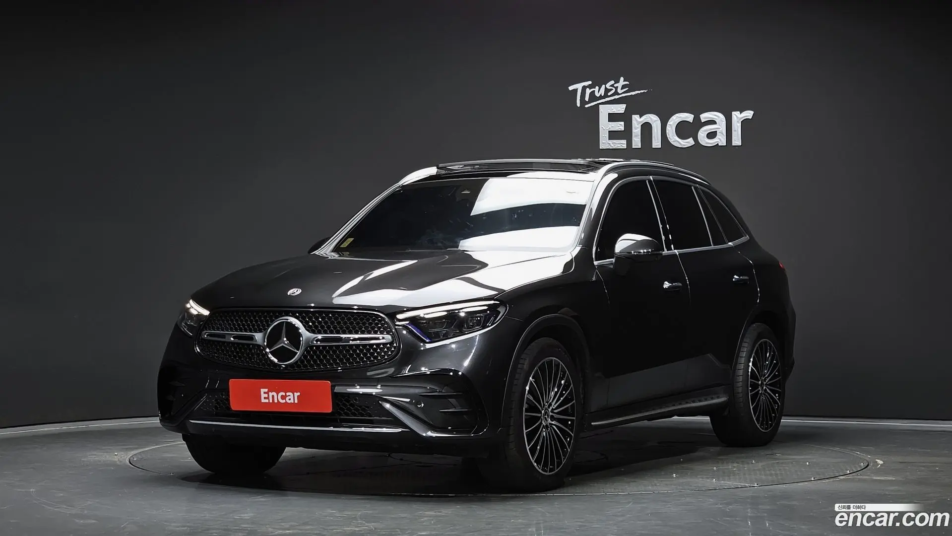 Main__Slider__Photo:GLC-Class Mercedes-Benz 2024.5-0