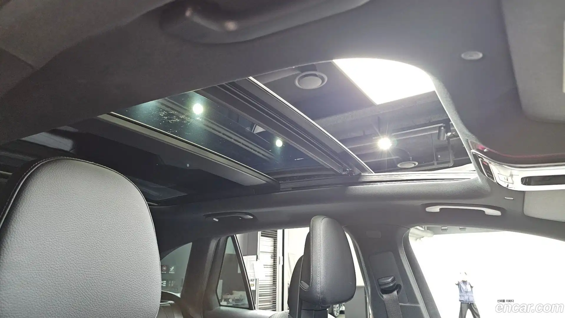 GLC-Class Mercedes-Benz 2024.5-OPTION-022