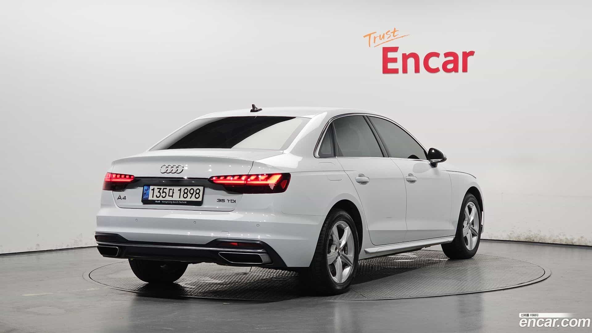 A4 Audi 2021.11-OUTER-002