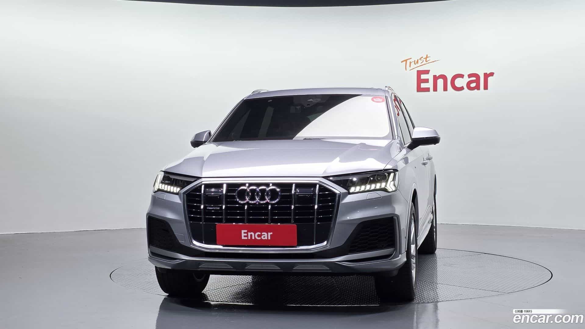 Q7 Audi 2021.10-OUTER-003