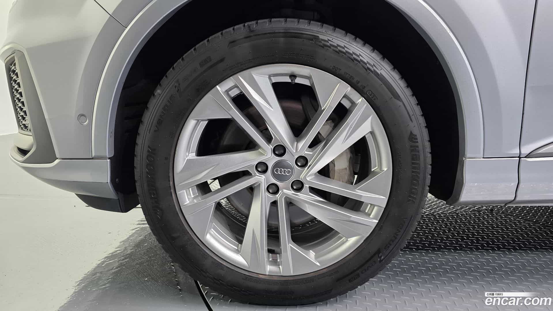 Q7 Audi 2021.10-OUTER-005