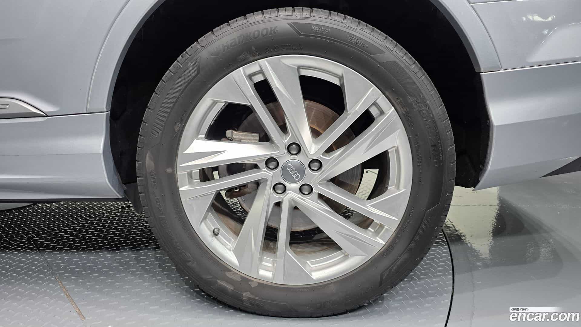 Q7 Audi 2021.10-OUTER-031