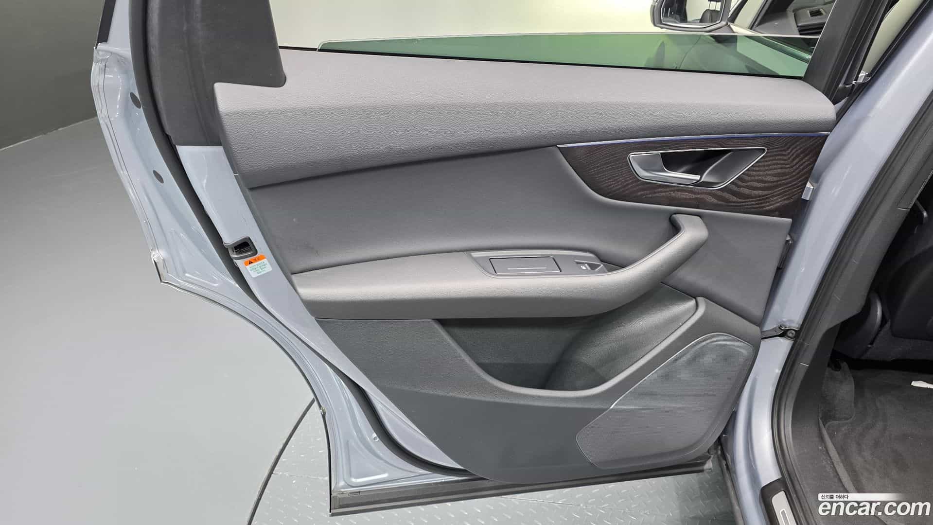 Q7 Audi 2021.10-INNER-035