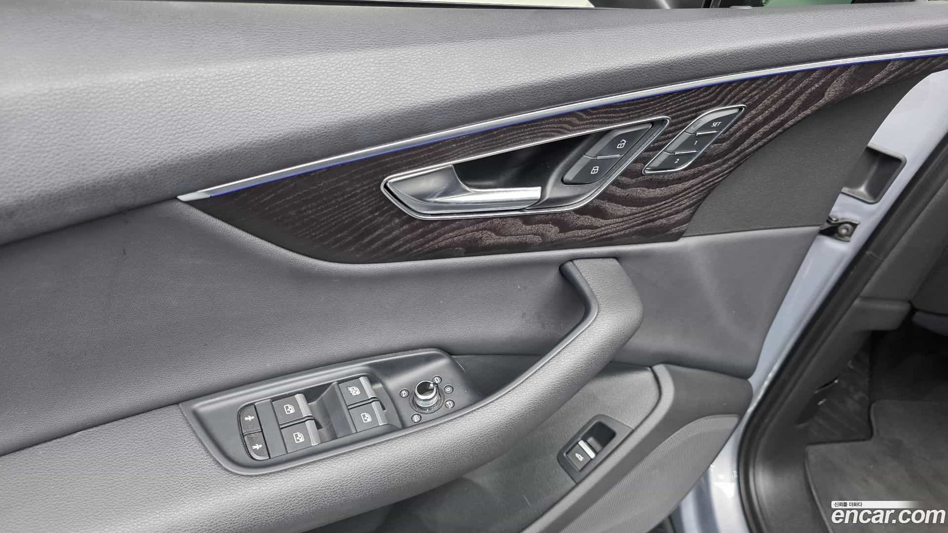 Q7 Audi 2021.10-OPTION-040