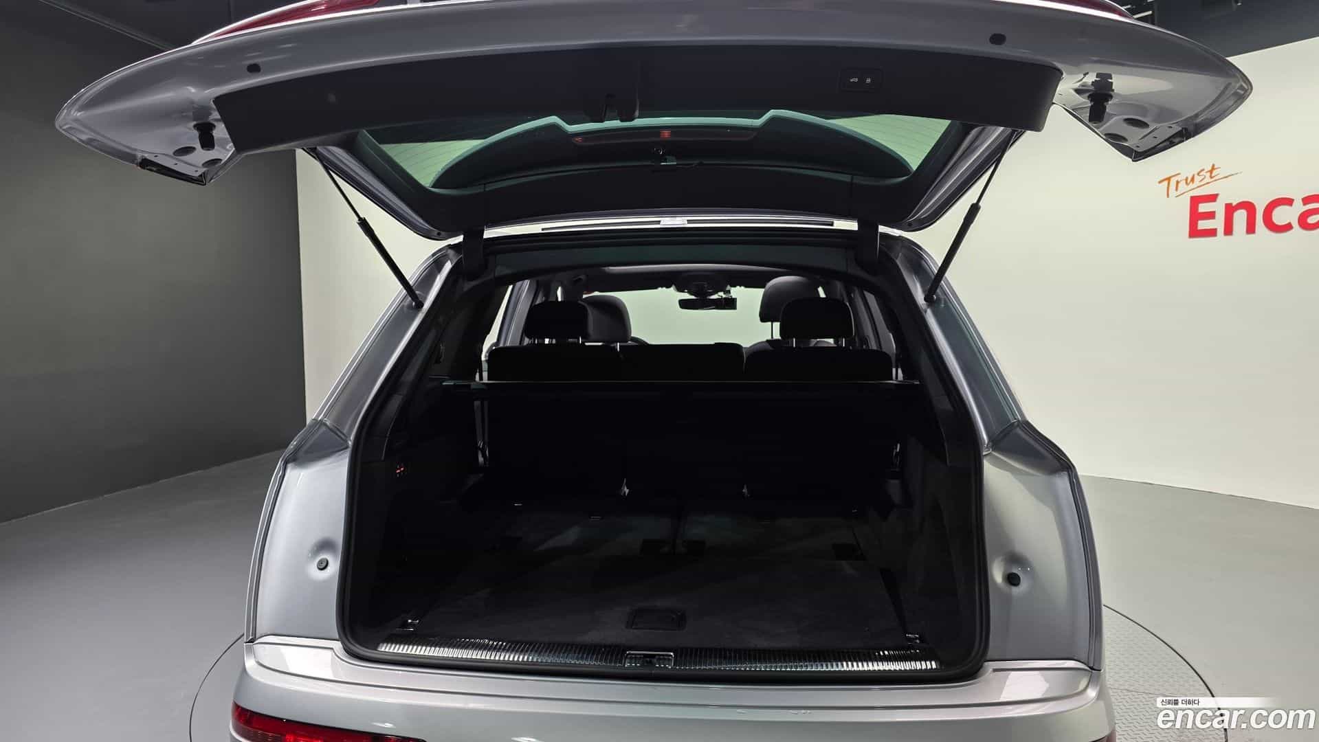 Q7 Audi 2021.10-OPTION-047