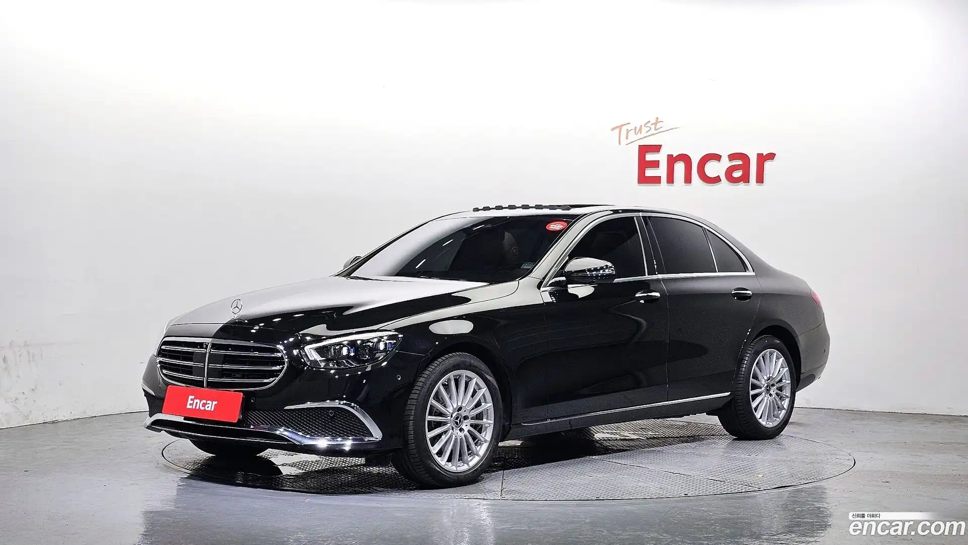 E-Class Mercedes-Benz 2022.9-OUTER-001