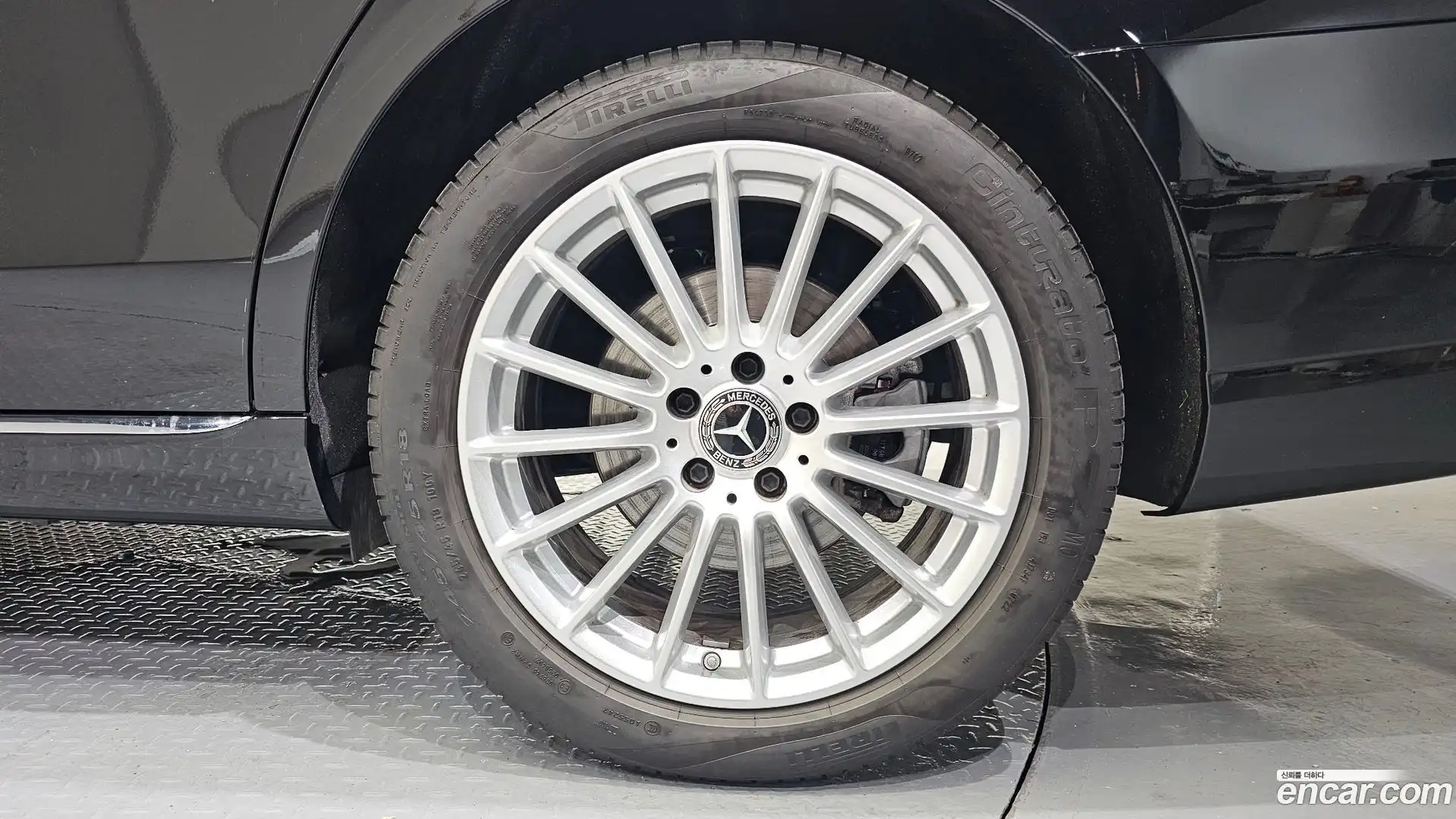 E-Class Mercedes-Benz 2022.9-OUTER-031