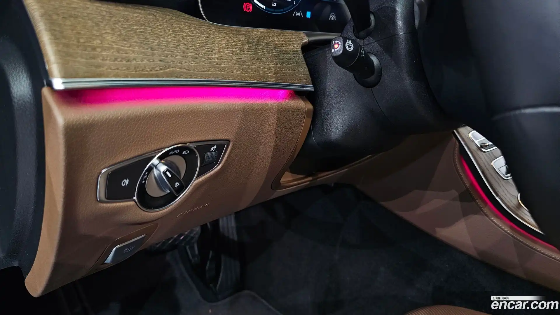 E-Class Mercedes-Benz 2022.9-OPTION-040