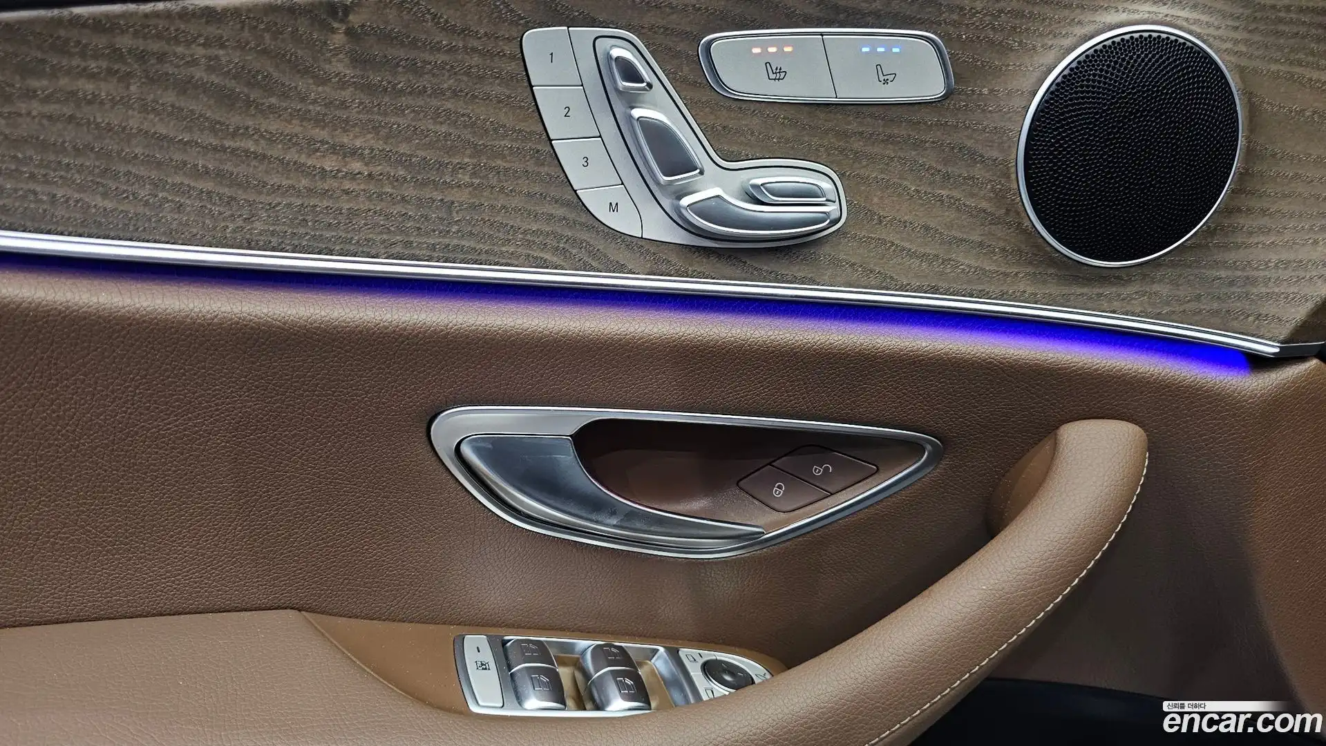 E-Class Mercedes-Benz 2022.9-OPTION-042