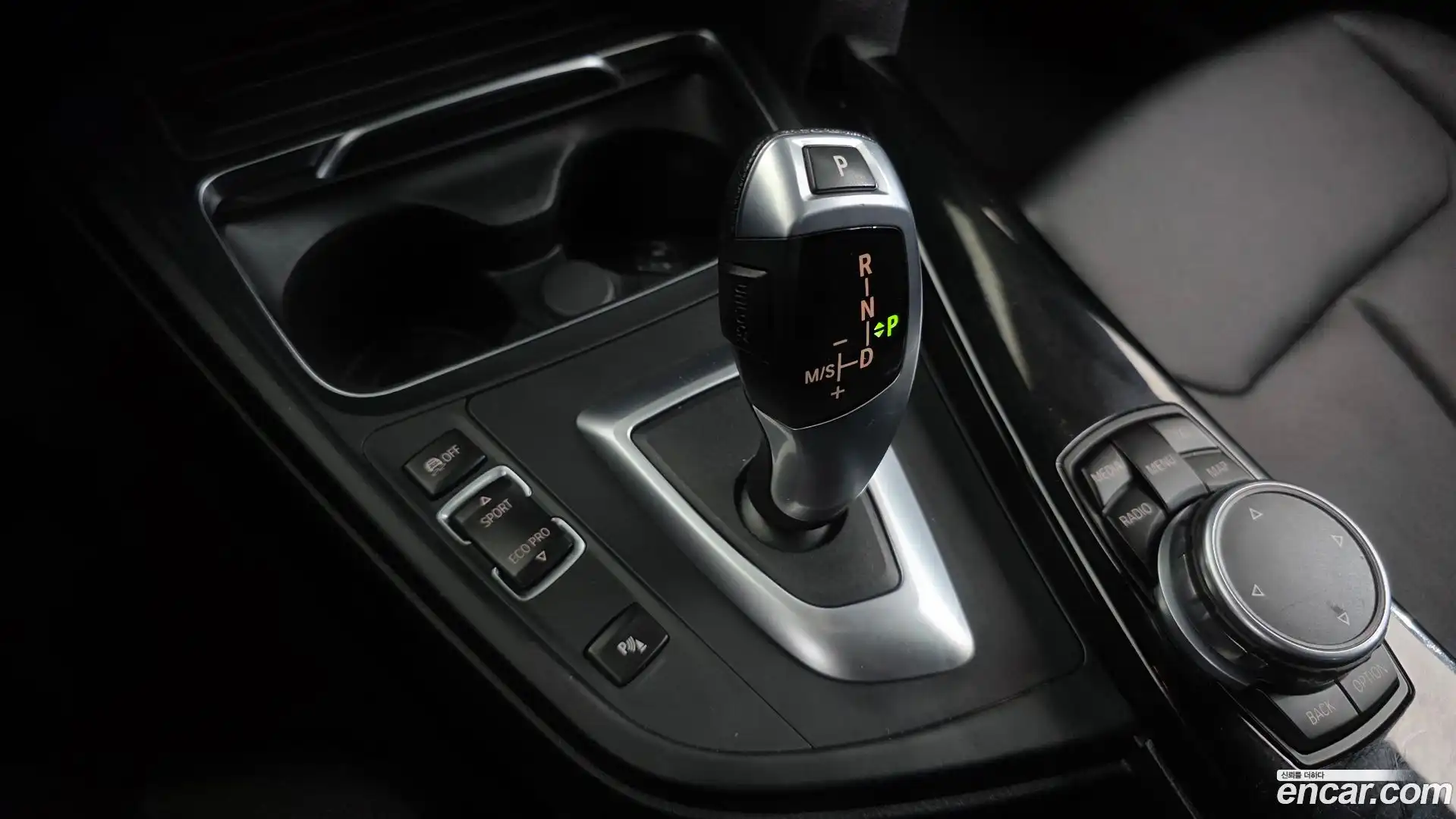3-Series BMW 2016.10-INNER-009