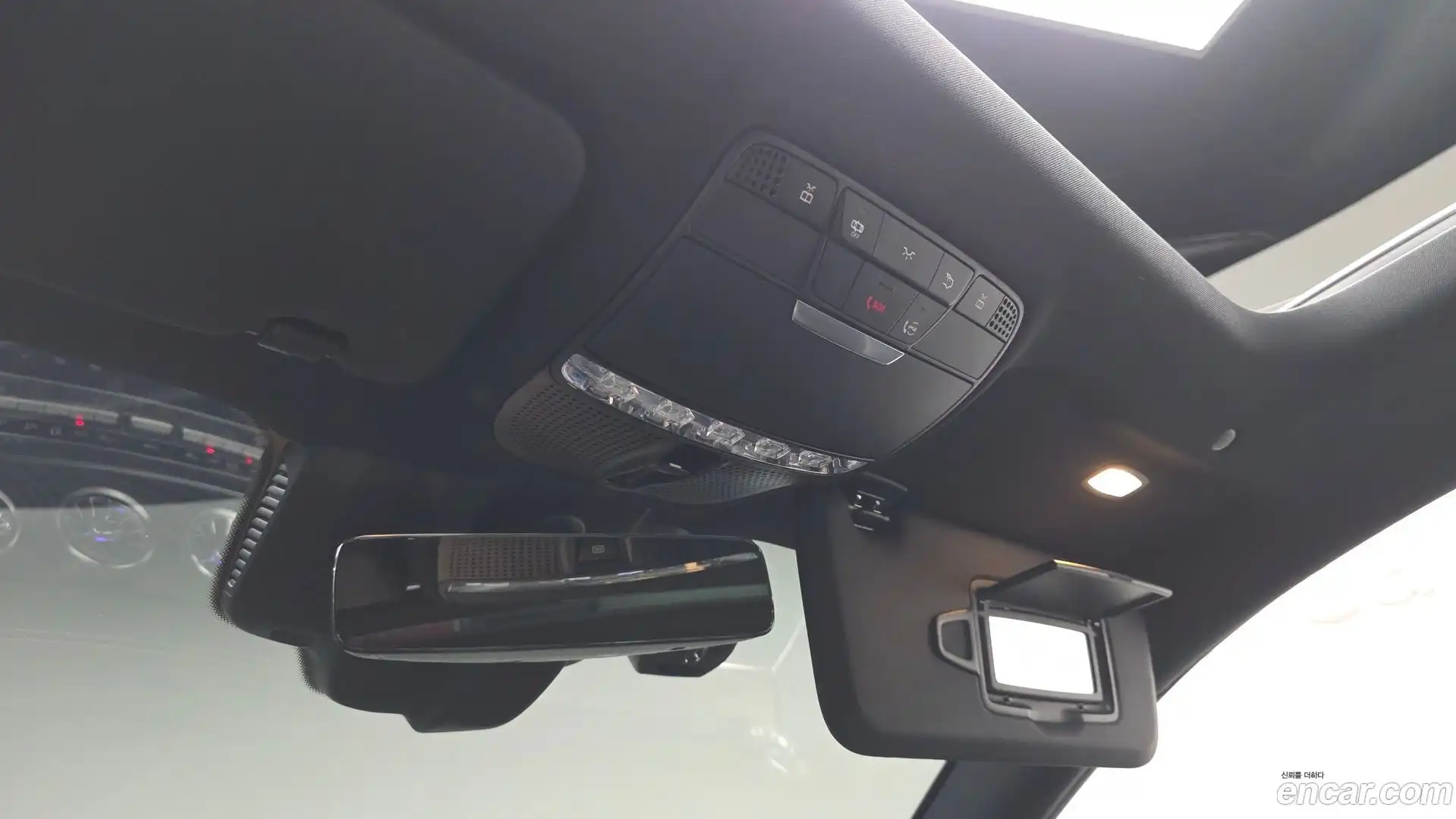 E-Class Mercedes-Benz 2021.1-OPTION-042