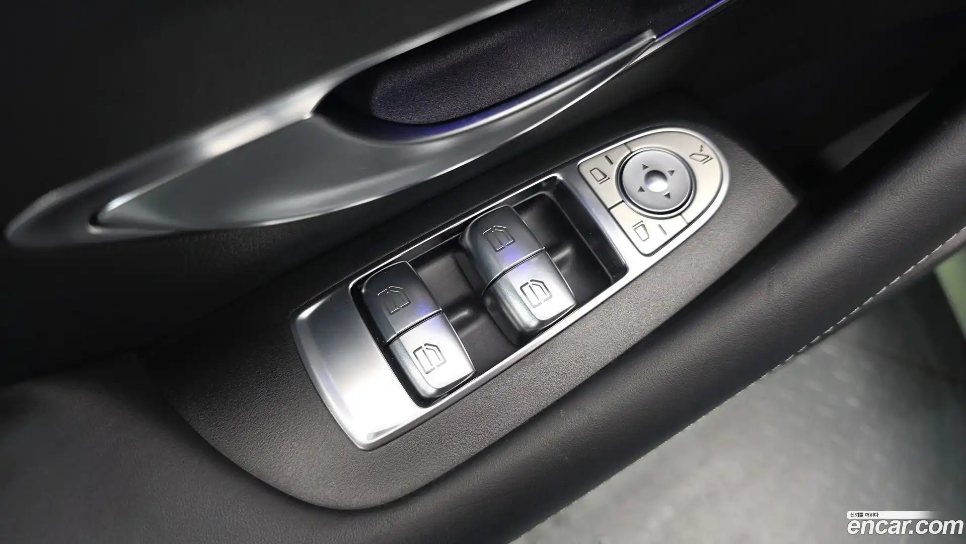 E-Class Mercedes-Benz 2021.1-OPTION-044