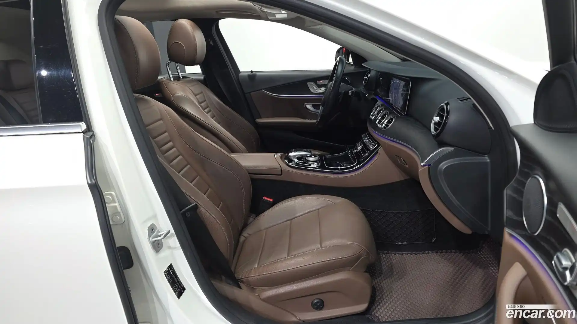 E-Class Mercedes-Benz 2016.5-OPTION-015