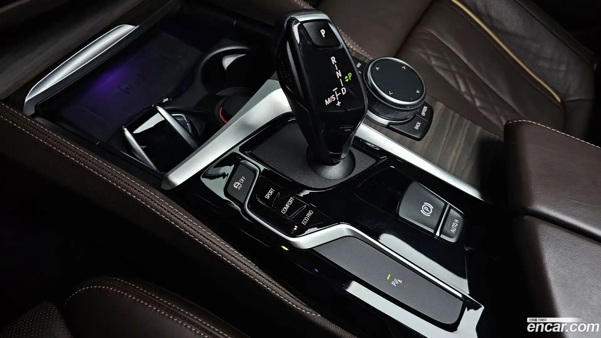 5-Series BMW 2019.10-INNER-009