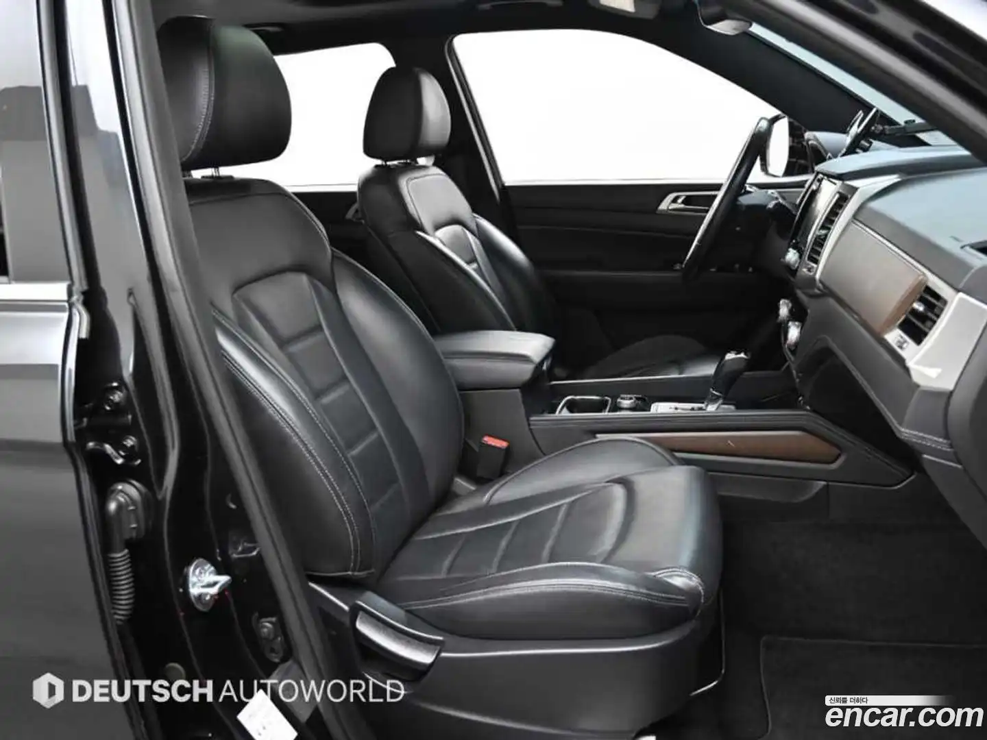 Rexton KG Mobility 2018.2-INNER-010