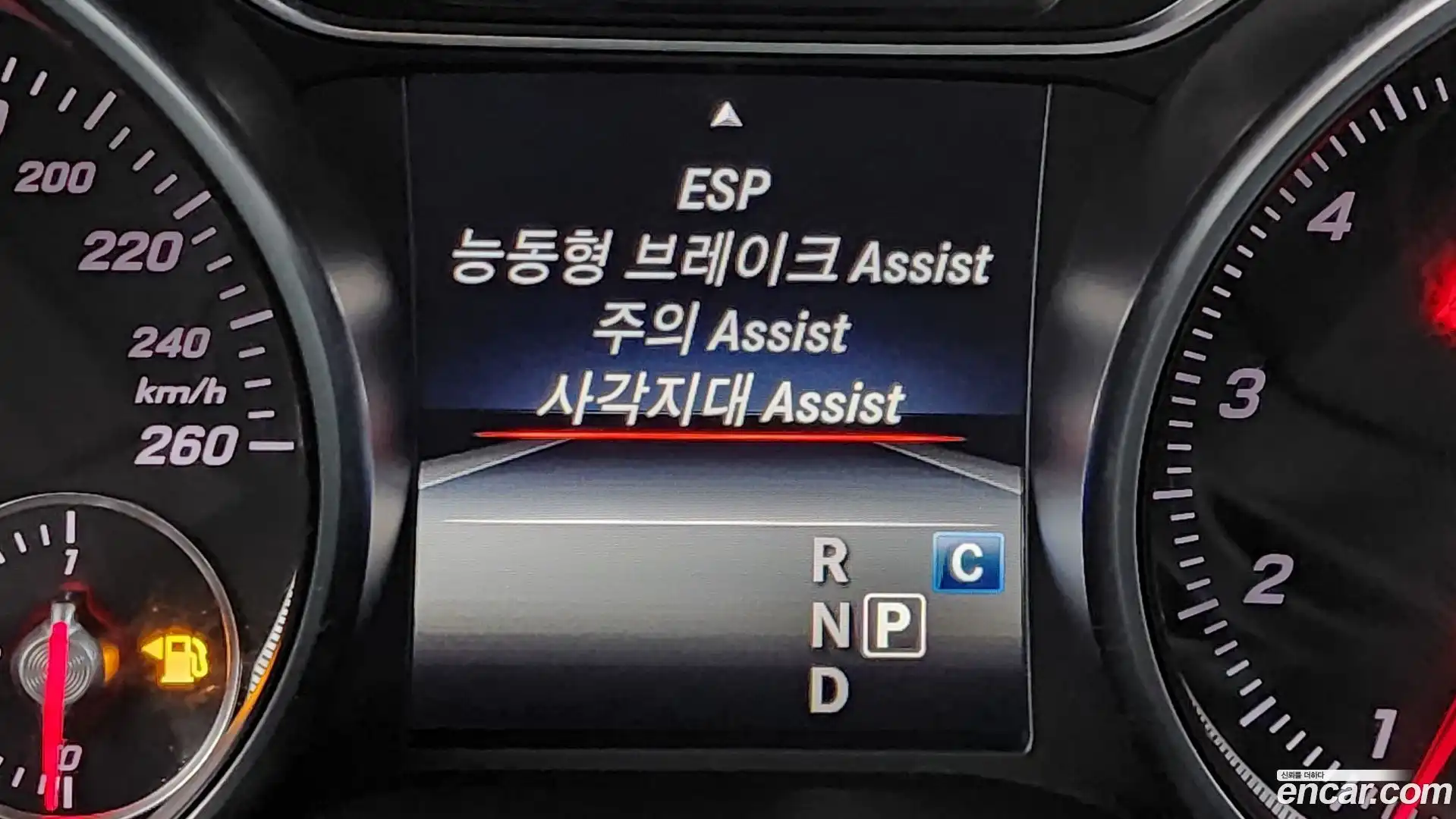 GLA-Class Mercedes-Benz 2017.10-OPTION-019