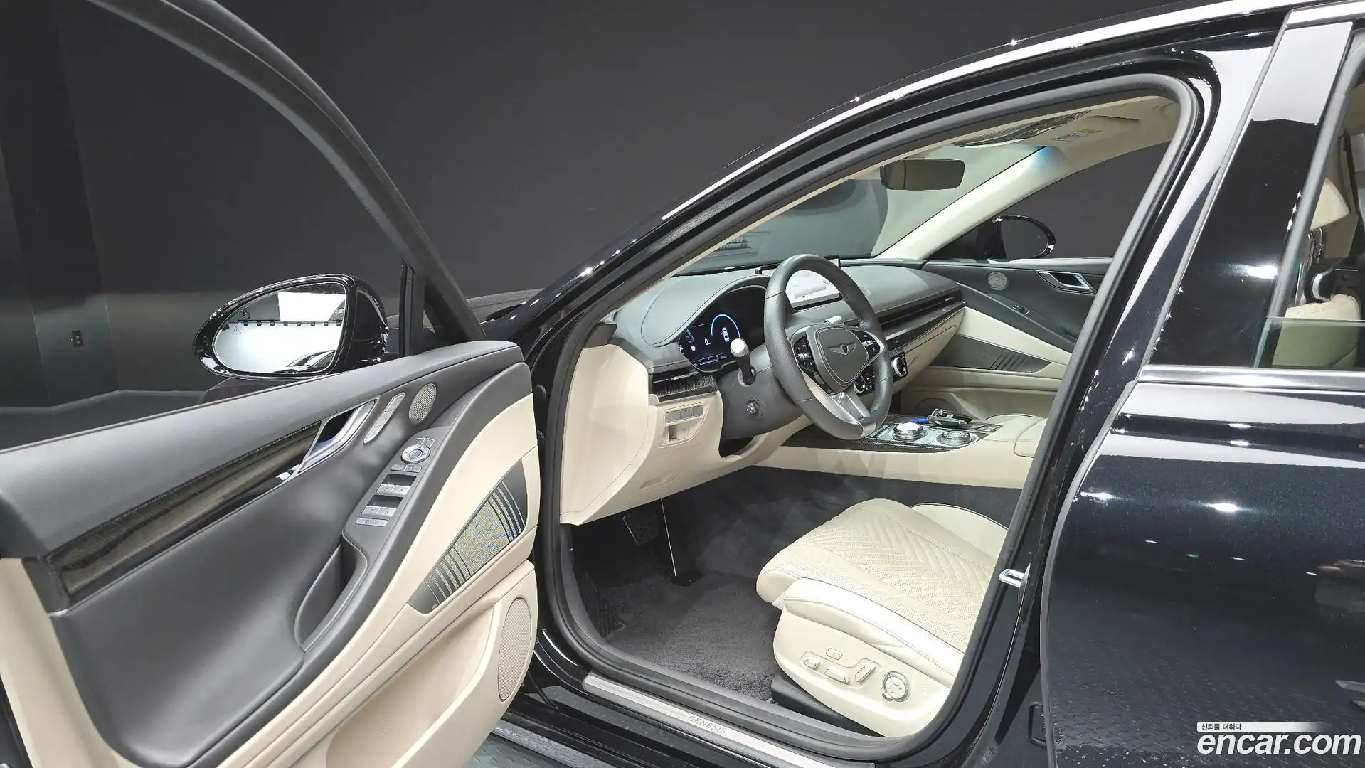 G80 Genesis 2023.1-INNER-010