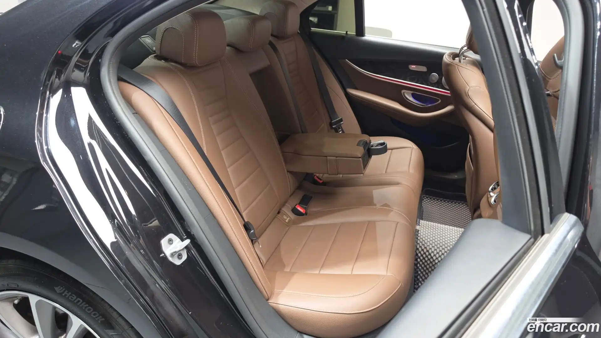 E-Class Mercedes-Benz 2018.10-OPTION-015