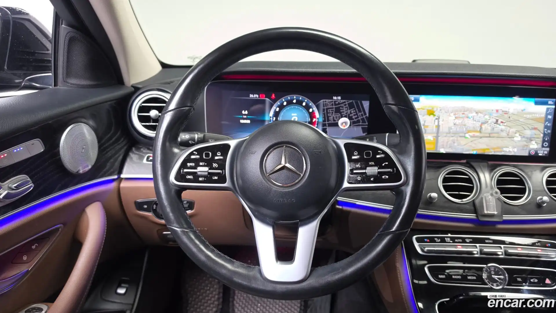 E-Class Mercedes-Benz 2018.10-OPTION-017