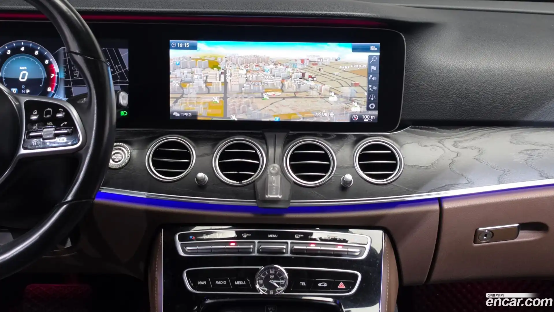 E-Class Mercedes-Benz 2018.10-OPTION-018