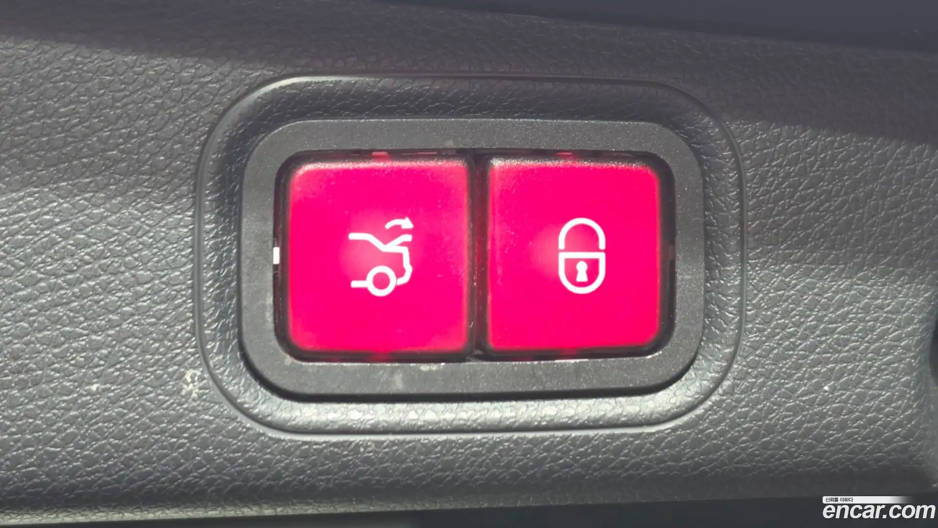 E-Class Mercedes-Benz 2018.10-OPTION-020