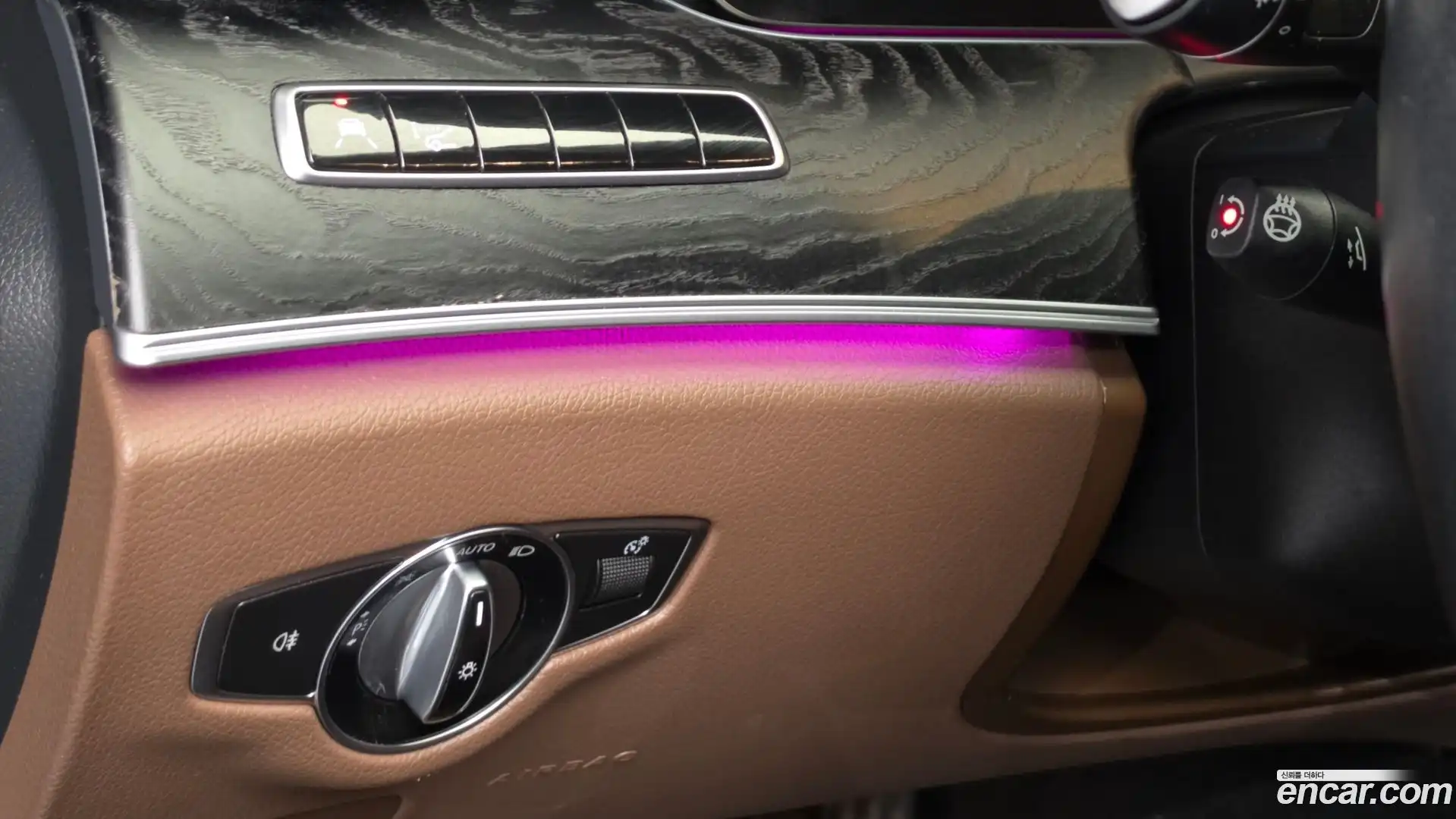 E-Class Mercedes-Benz 2018.10-OPTION-023