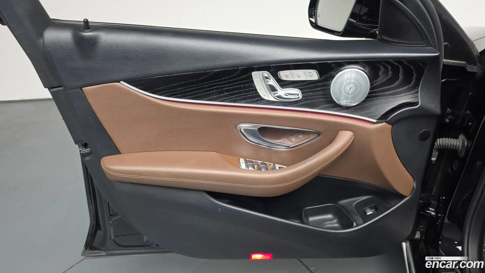 E-Class Mercedes-Benz 2018.10-INNER-034