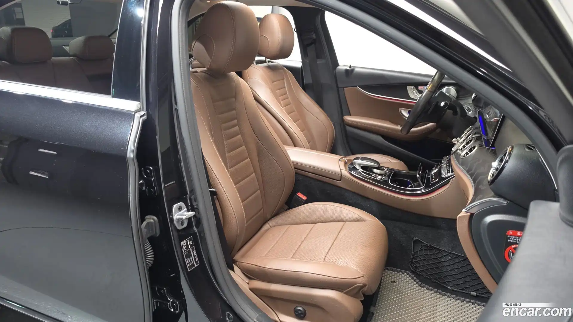 E-Class Mercedes-Benz 2018.10-INNER-036
