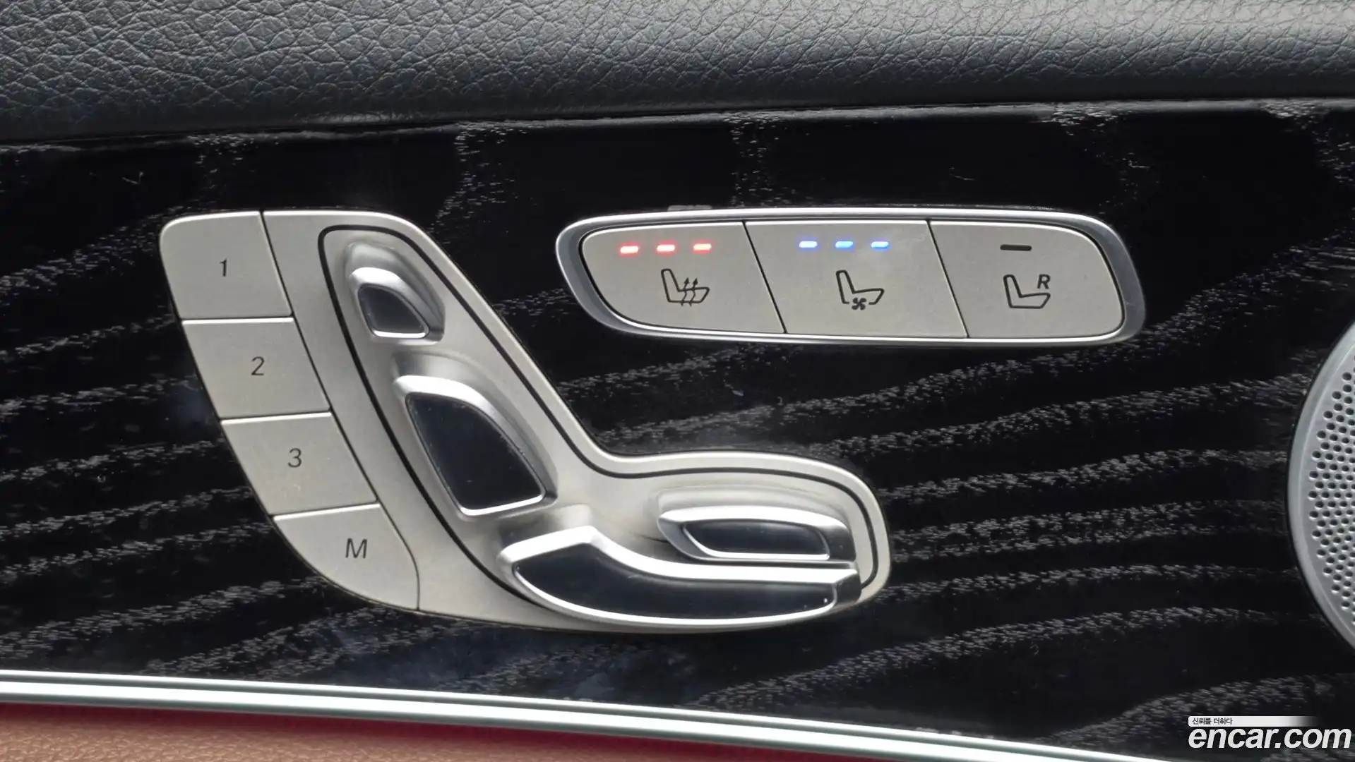 E-Class Mercedes-Benz 2018.10-OPTION-041