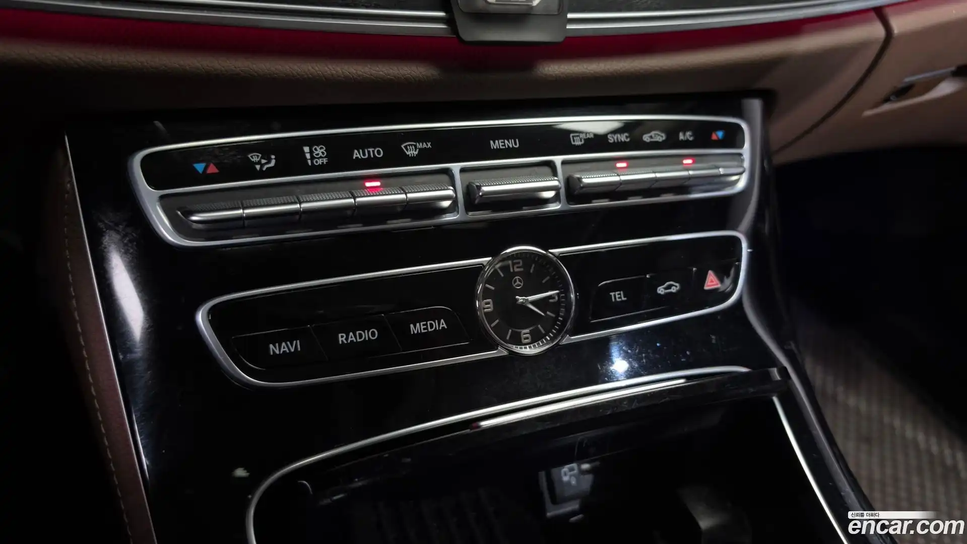 E-Class Mercedes-Benz 2018.10-OPTION-042