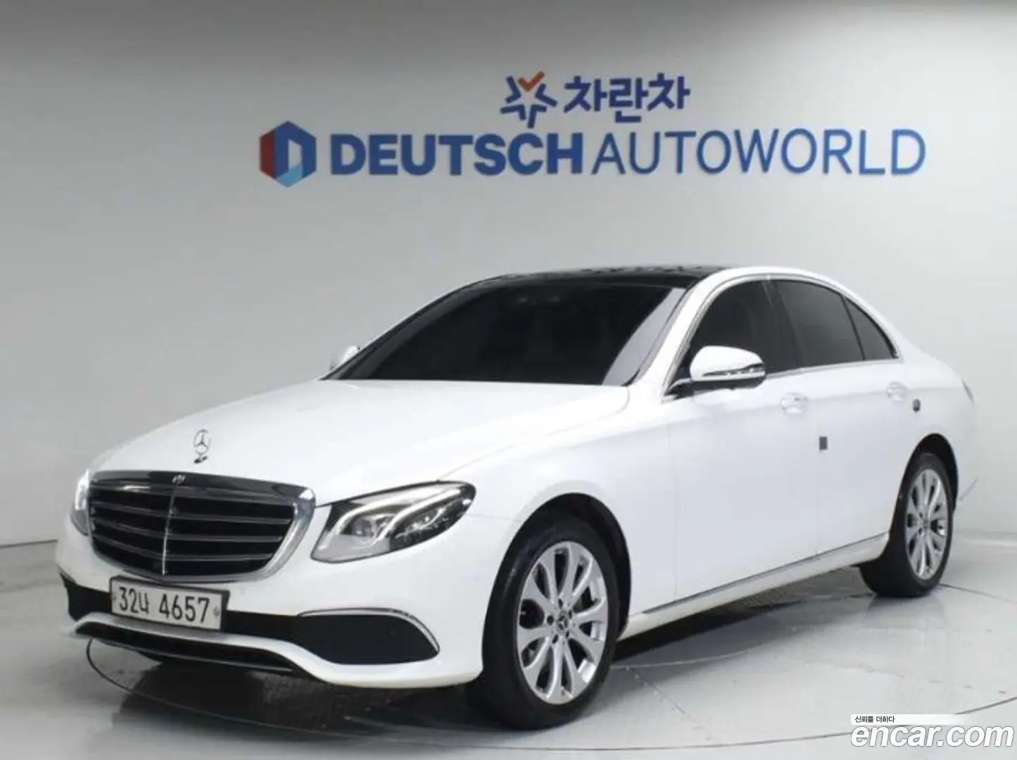 Main__Slider__Photo:E-Class Mercedes-Benz 2019.3-0