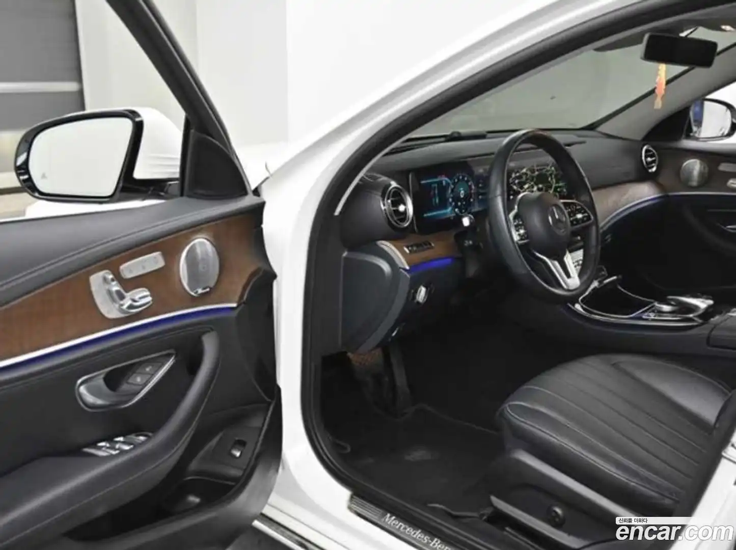 E-Class Mercedes-Benz 2019.3-OPTION-015