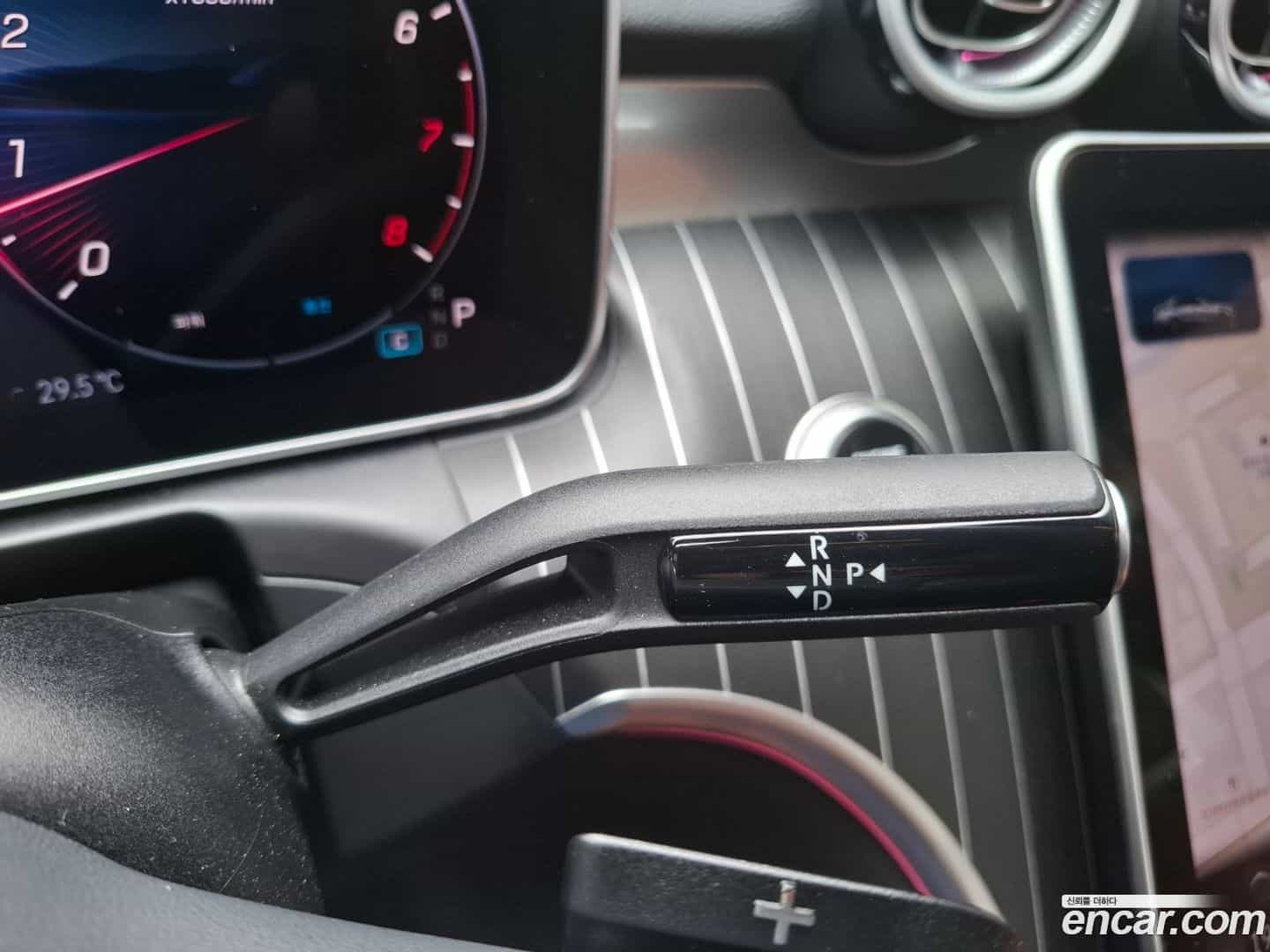 C-Class Mercedes-Benz 2025.2-INNER-009