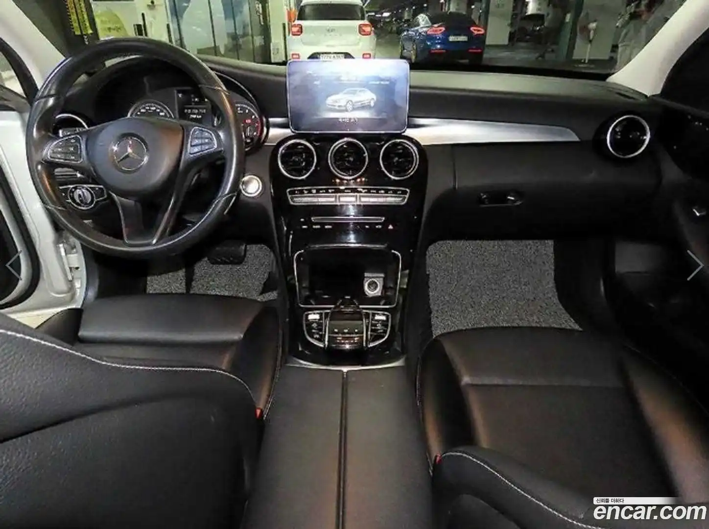 C-Class Mercedes-Benz 2016.0-INNER-010