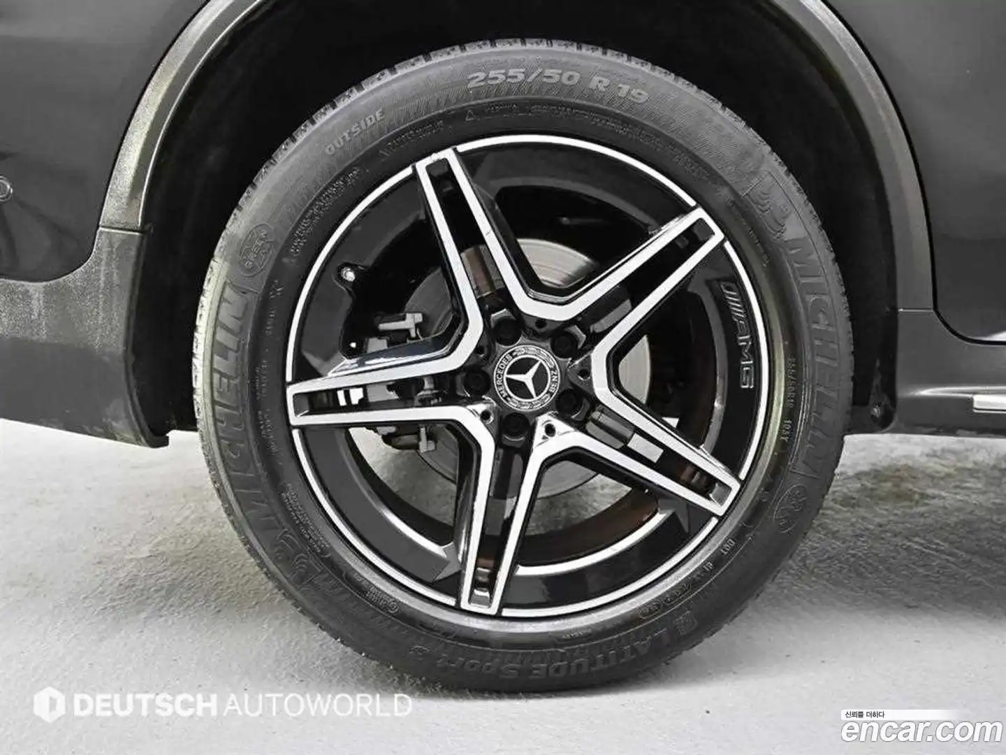 GLC-Class Mercedes-Benz 2020.0-OUTER-005