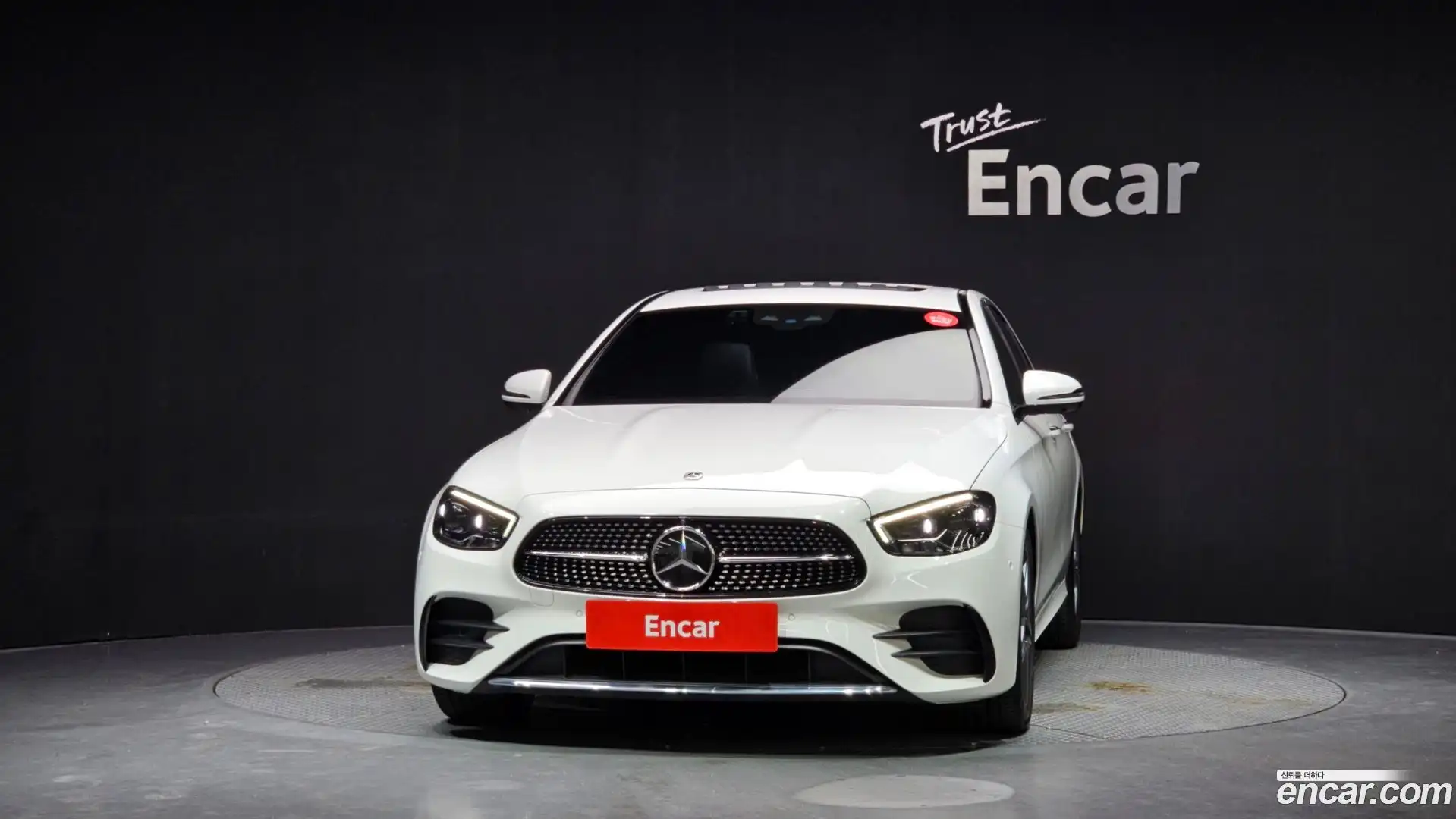 E-Class Mercedes-Benz 2023.0-OUTER-003