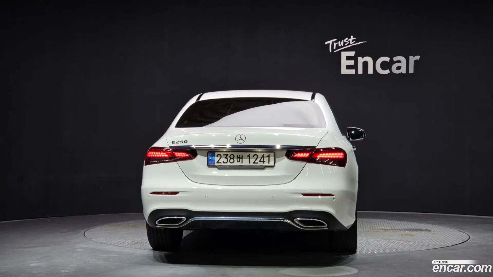 E-Class Mercedes-Benz 2023.0-OUTER-004