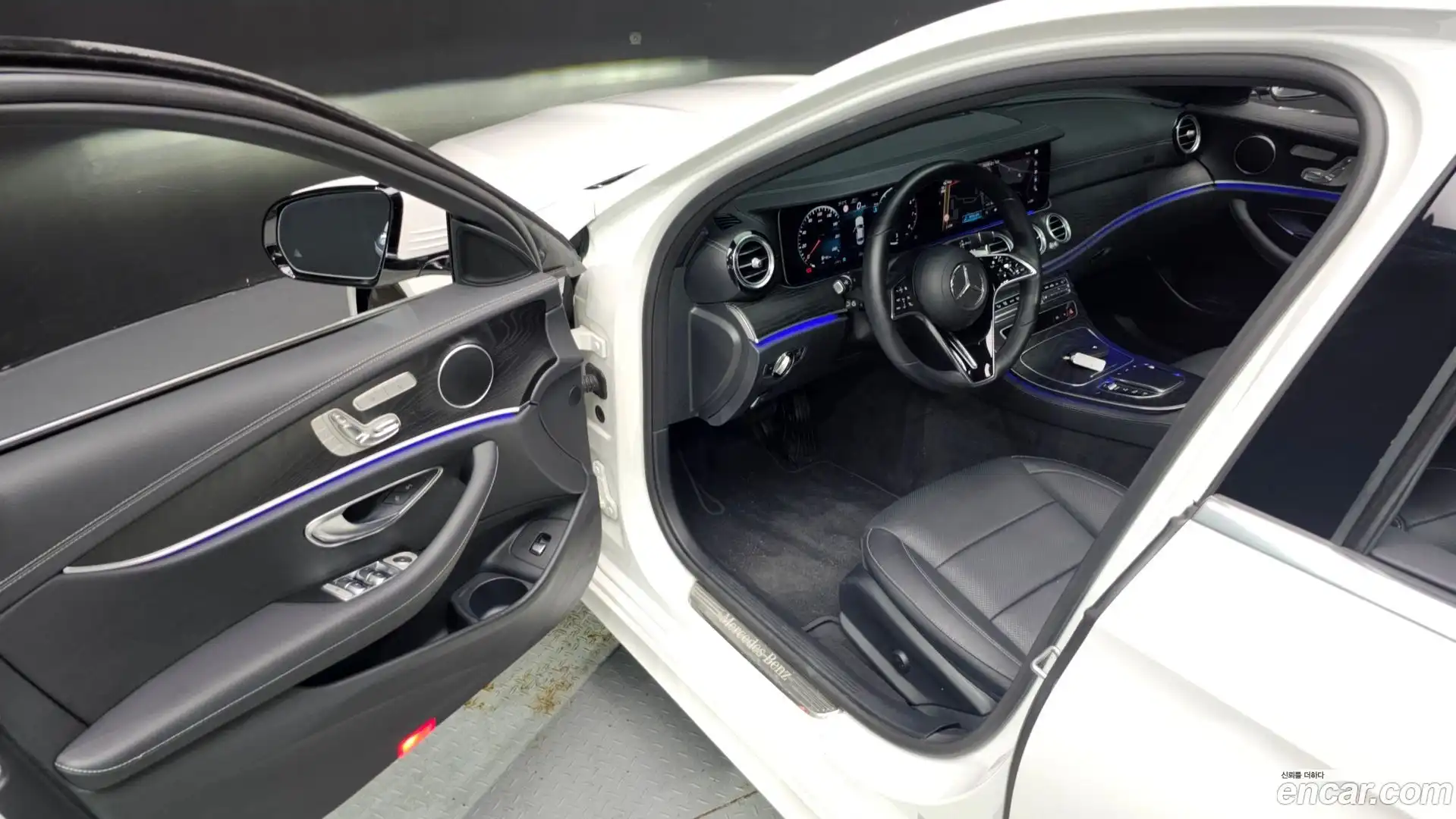 E-Class Mercedes-Benz 2023.0-INNER-010