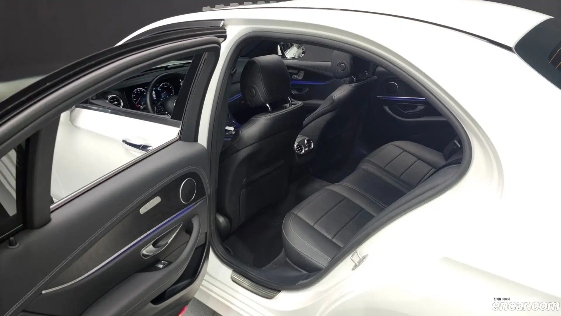 E-Class Mercedes-Benz 2023.0-OPTION-015