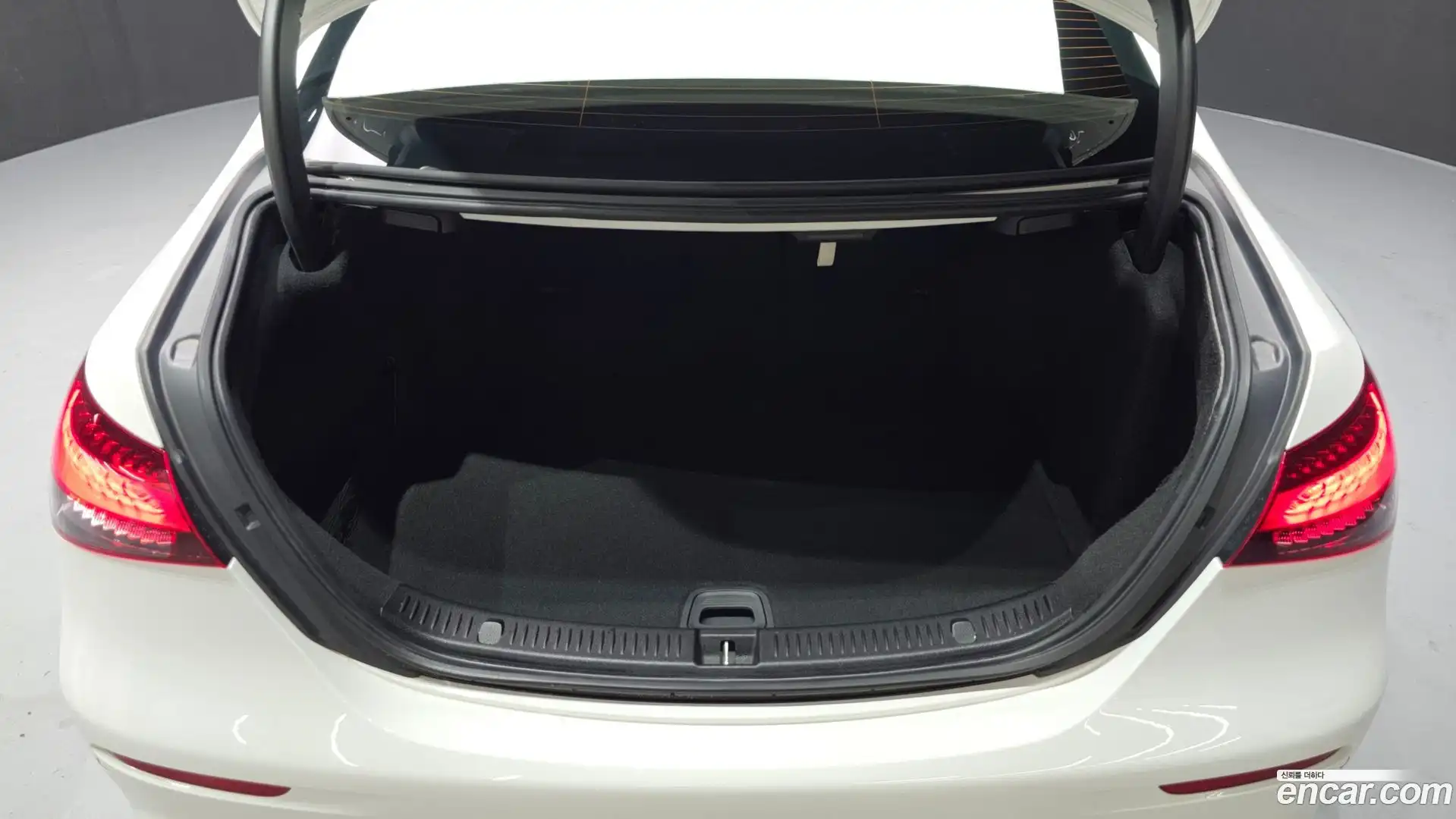 E-Class Mercedes-Benz 2023.0-OPTION-021