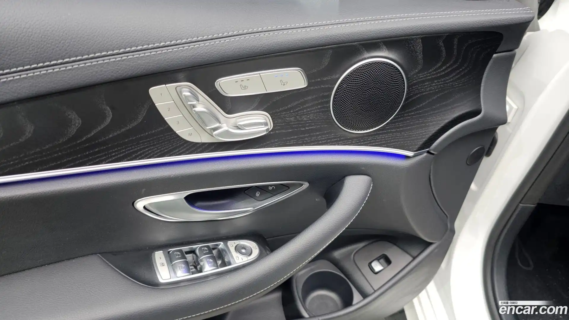 E-Class Mercedes-Benz 2023.0-OPTION-041
