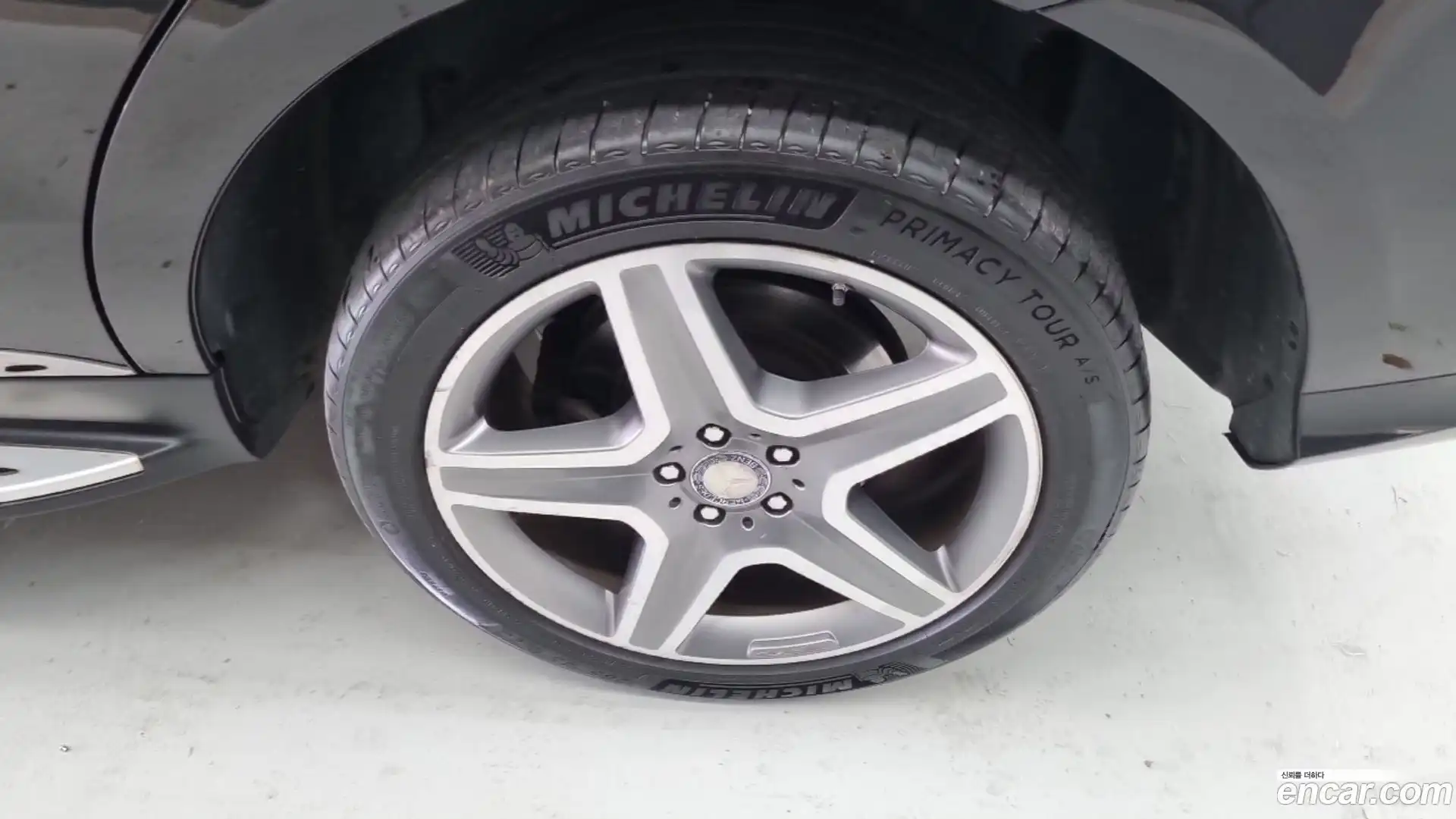 GLE-Class Mercedes-Benz 2017.0-OUTER-005