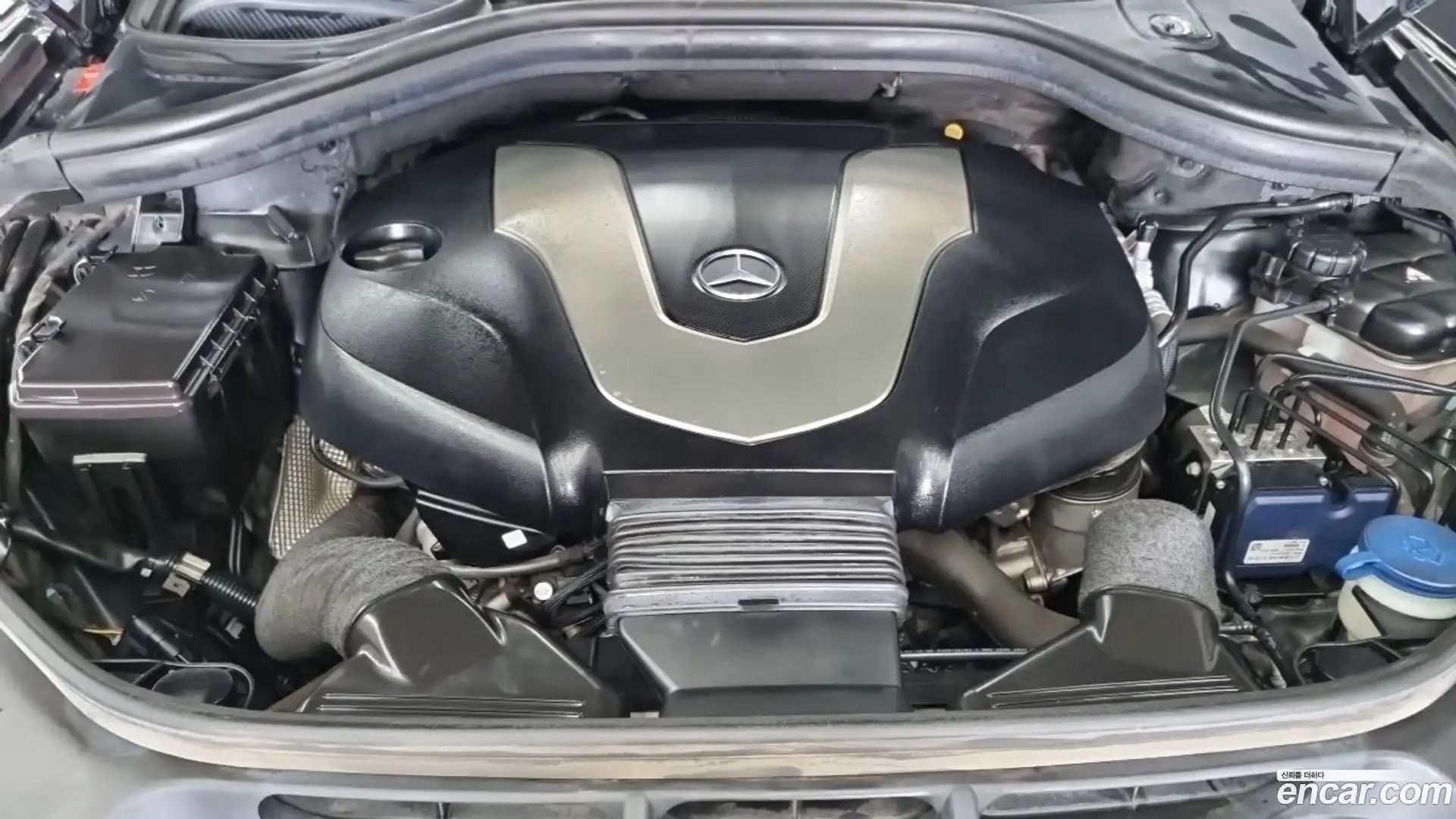 GLE-Class Mercedes-Benz 2017.0-OUTER-006