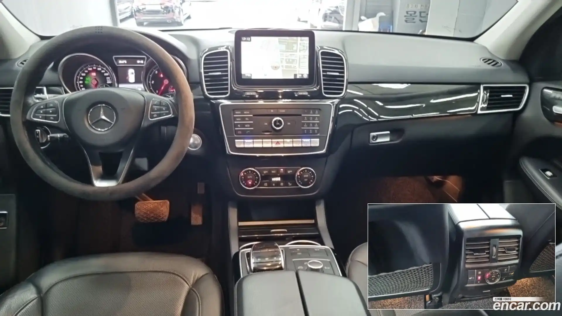 GLE-Class Mercedes-Benz 2017.0-INNER-007