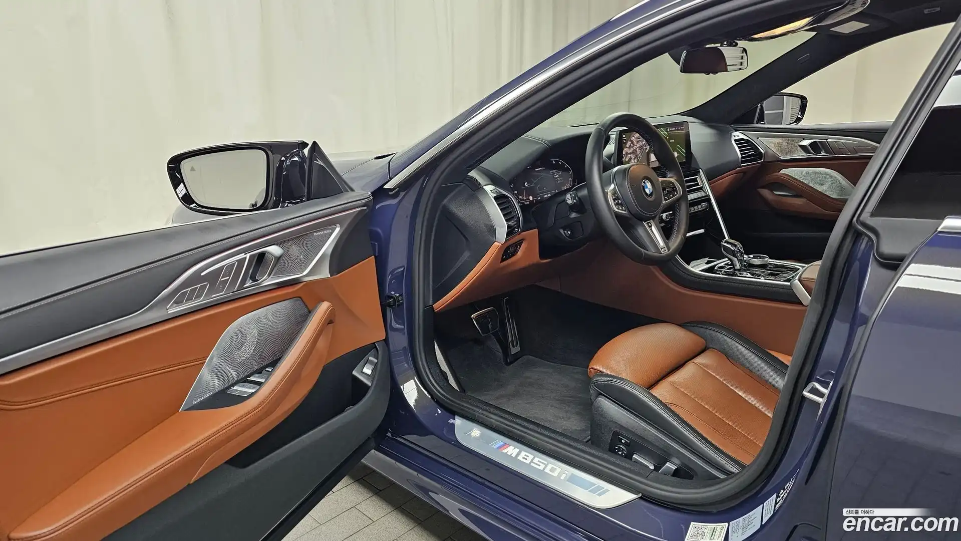 8-Series BMW 2024.1-INNER-010